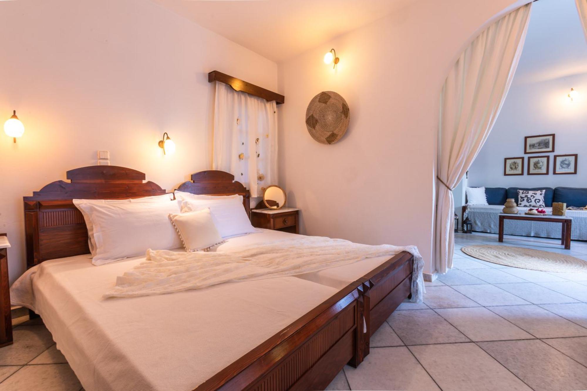 Sunrock Suites Stelida  Buitenkant foto