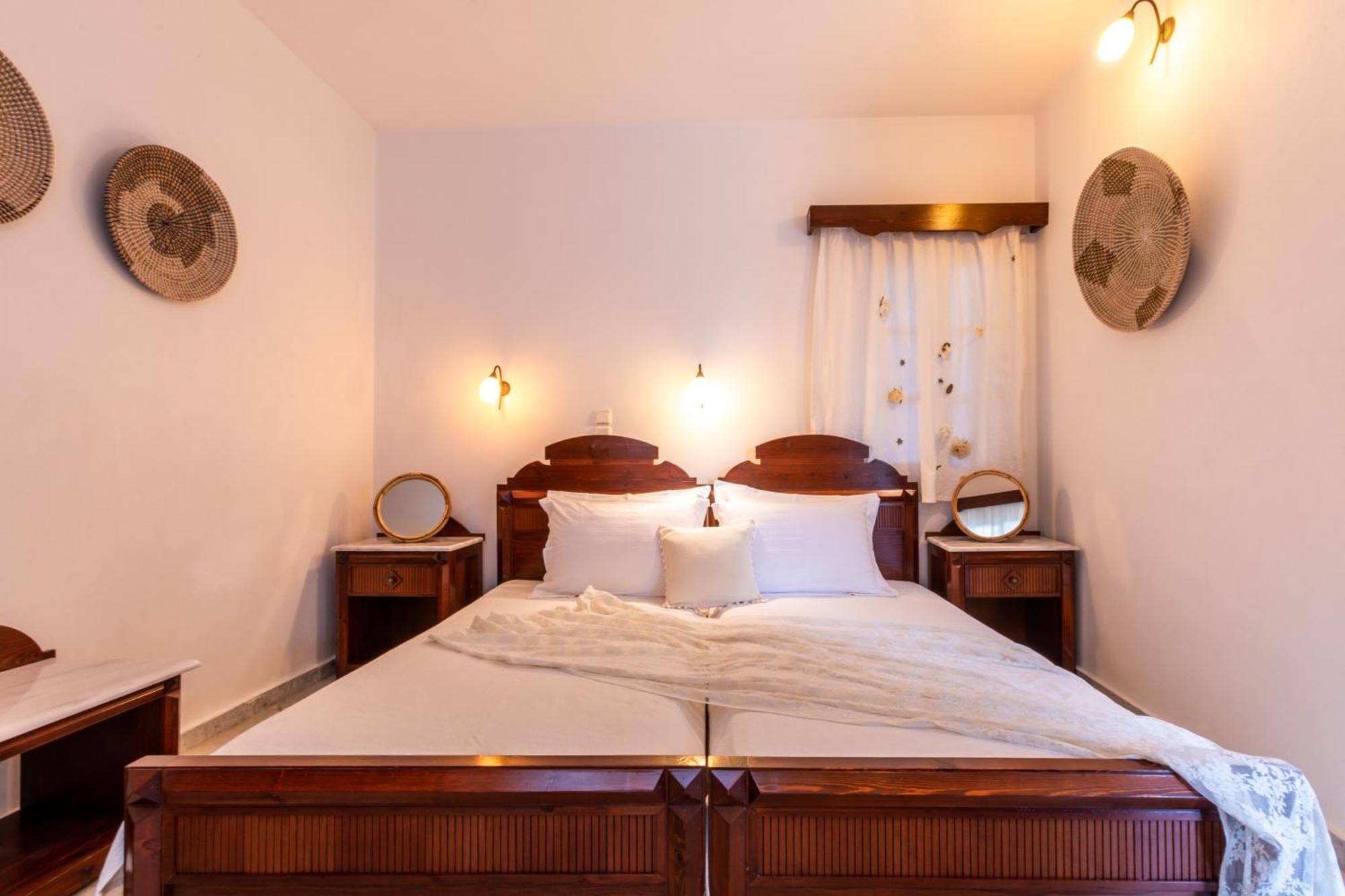 Sunrock Suites Stelida  Buitenkant foto
