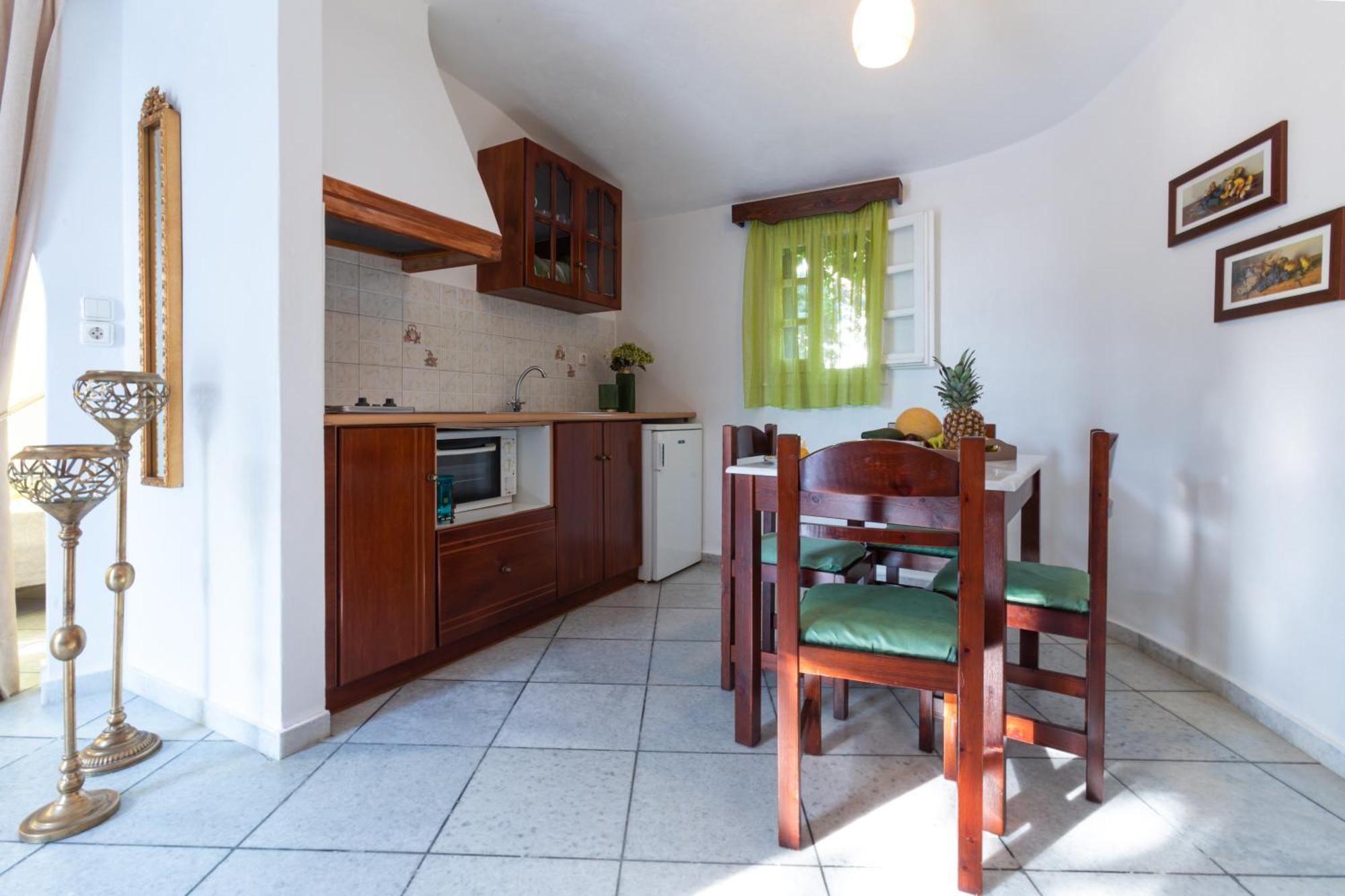 Sunrock Suites Stelida  Buitenkant foto